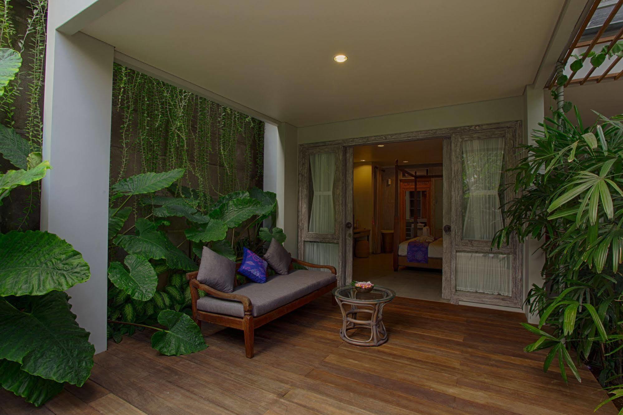 The Poh Jimbaran Villa Exterior photo